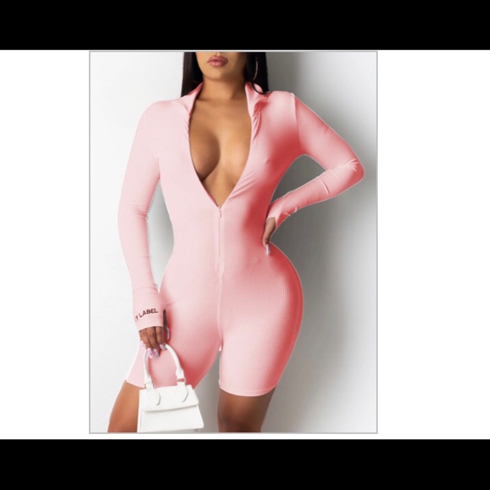 Trendy bubble gum outfit